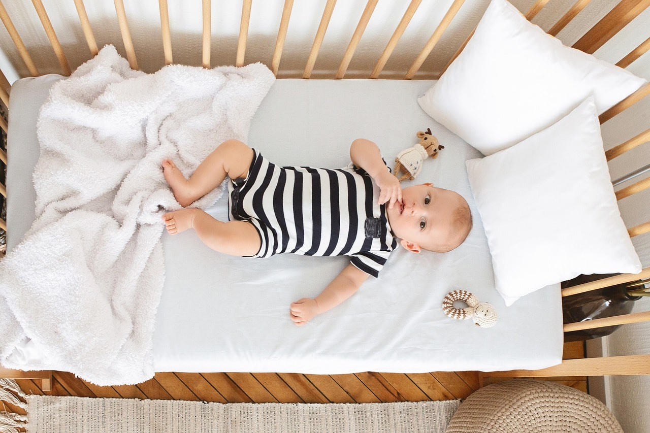 Visco Baby® Wiegmatras | Zomer - Winter Omkeerbaar | Hoge Zachtheid | Oeko-Tex® en CertiPUR™ Certificaten | 80x160 cm. 12 cm. dik Visco Baby® Wiegmatras | Zomer - Winter Omkeerbaar | Hoge Zachtheid | Oeko-Tex® en CertiPUR™ Certificaten | 80x160 cm. 12 cm. dik